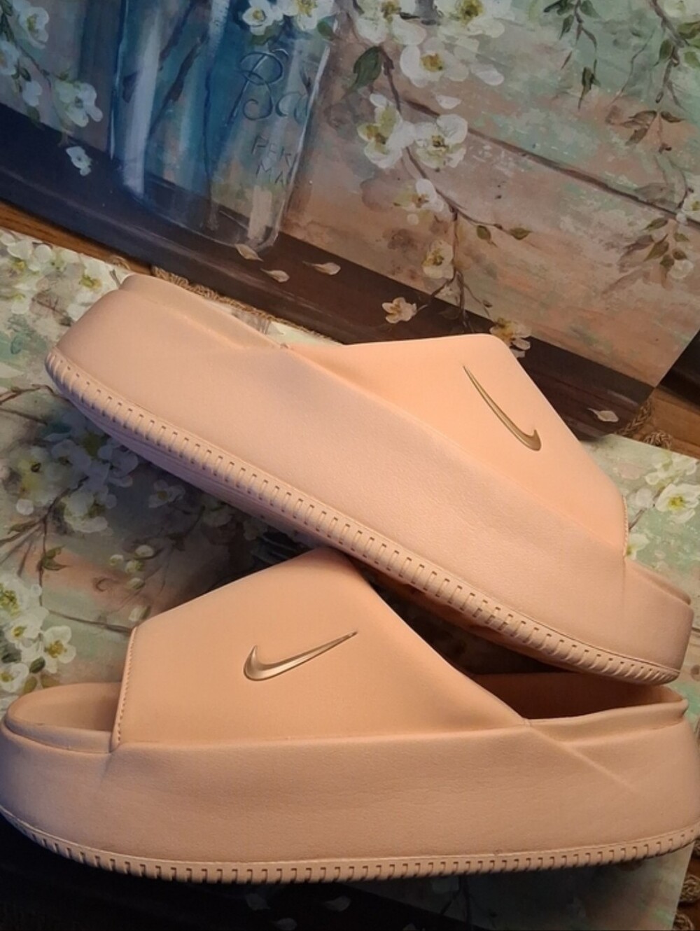 NIKE 🩷 Cute Thick Plushy Women's Pink Blush Platform Slide Sandals - Size 10 - Picture 3 of 8
